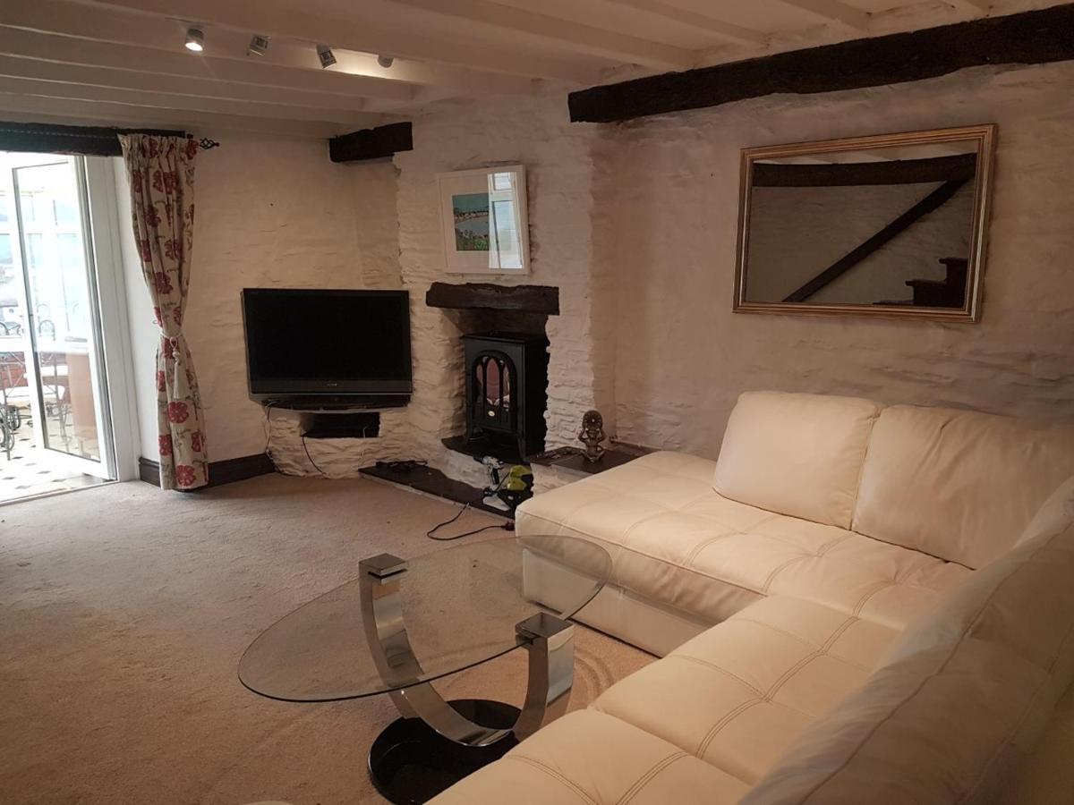 Crown House Villa Llansanffraid Glan Conwy ภายนอก รูปภาพ