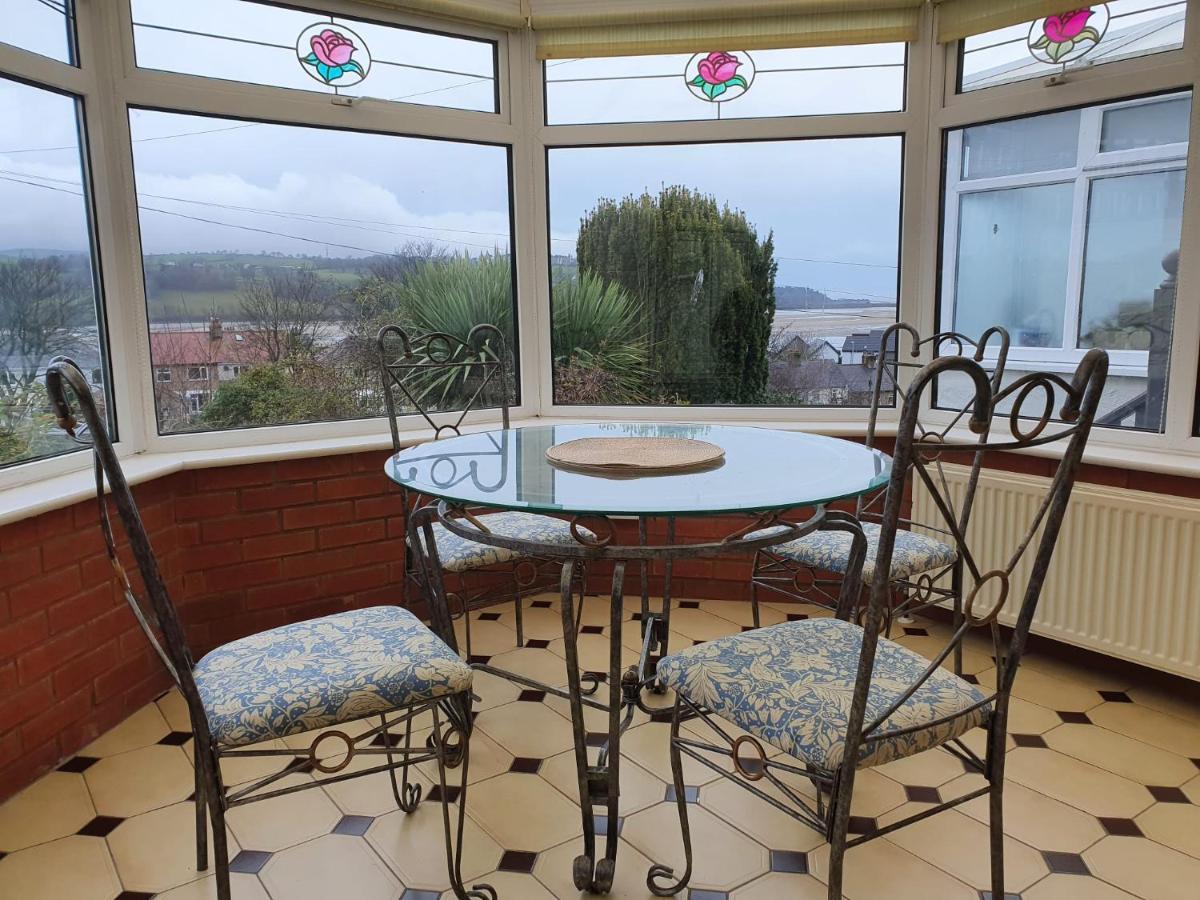 Crown House Villa Llansanffraid Glan Conwy ภายนอก รูปภาพ